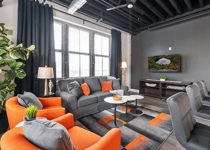 Luxury Urban 1Br King Bed-Parking - Heart Of Historic Germantown - Temple & Lasalle -105- Stay Long Term!